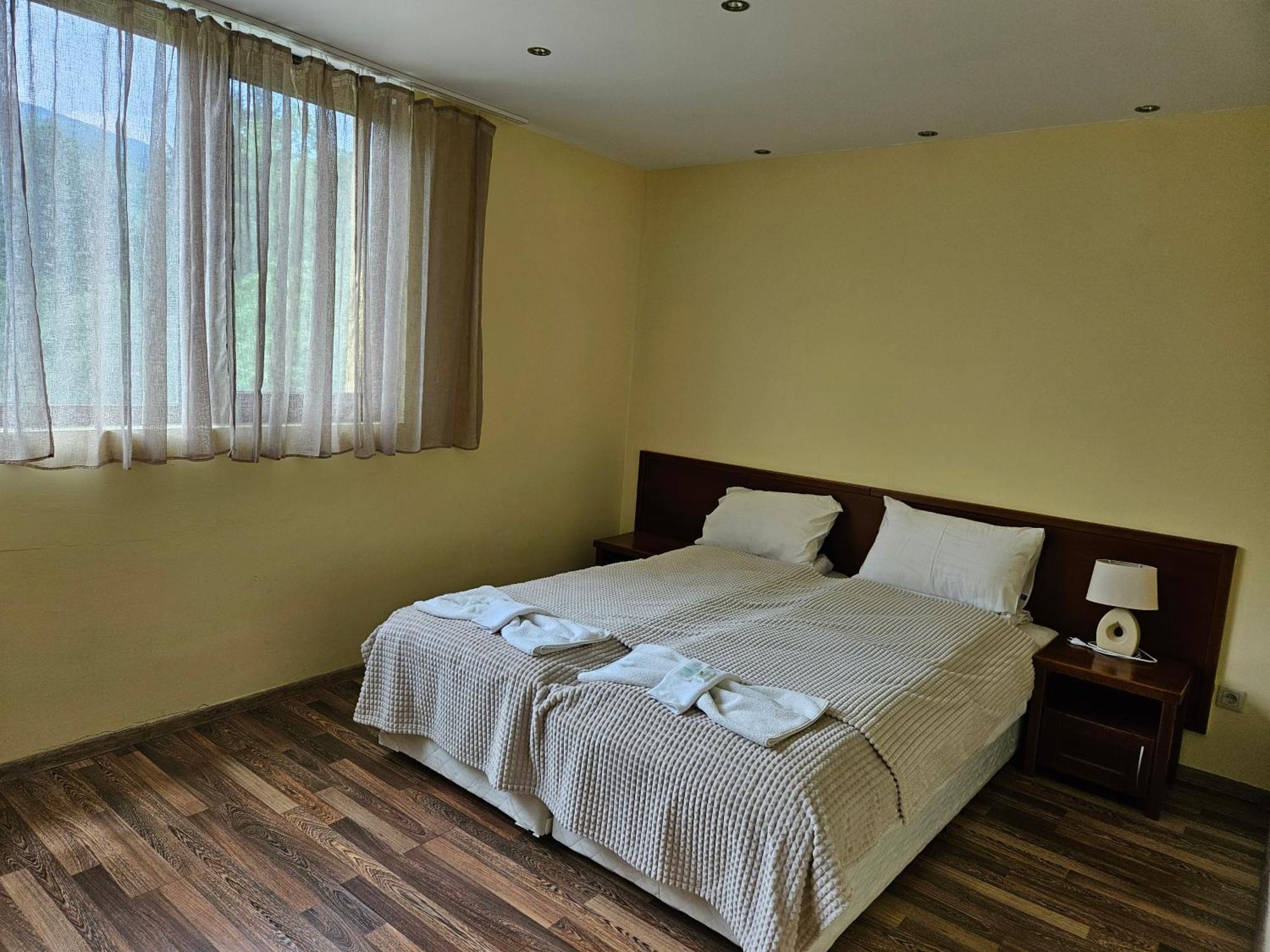 Family Hotel Komhotel Берковица Экстерьер фото